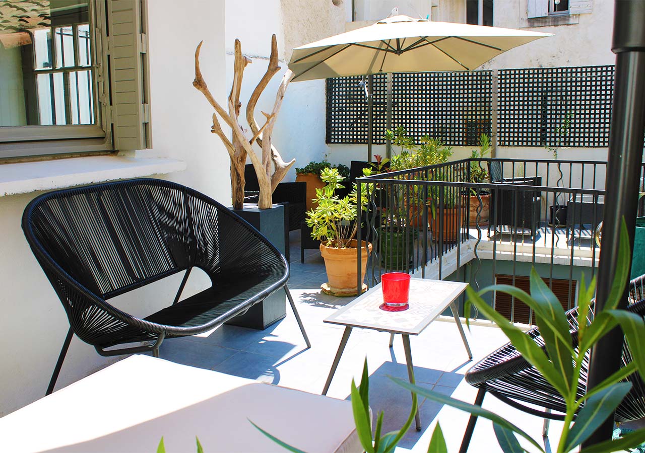 Patio de La Banasterie, maison d'hôtes au centre historique d'Avignon