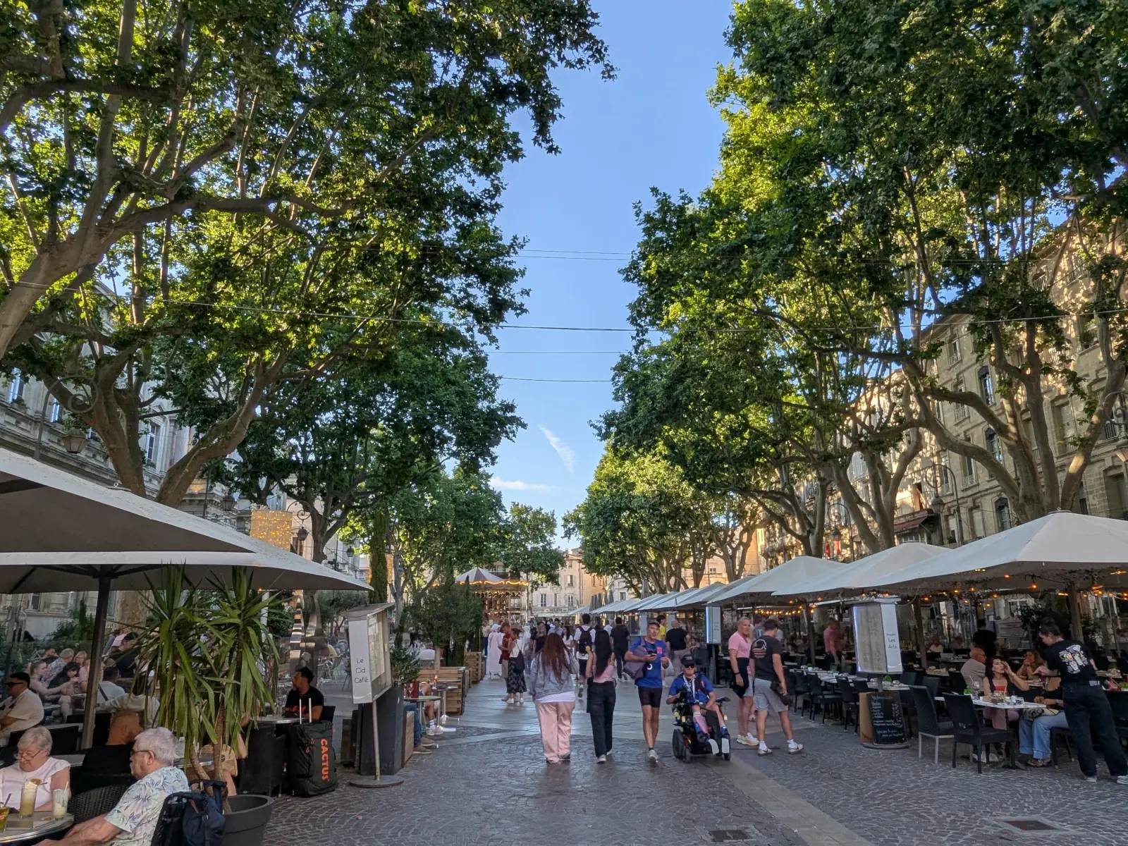 Place de l'Horloge à Avignon