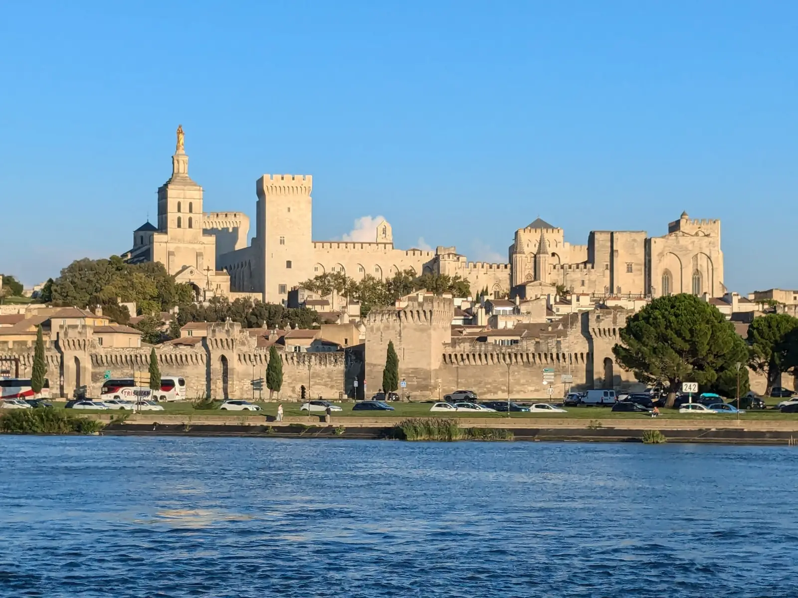 Avignon, cité des Papes en Provence
