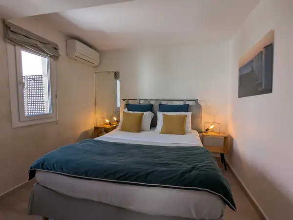 Chambre Criollo sous les toits de La Banasterie