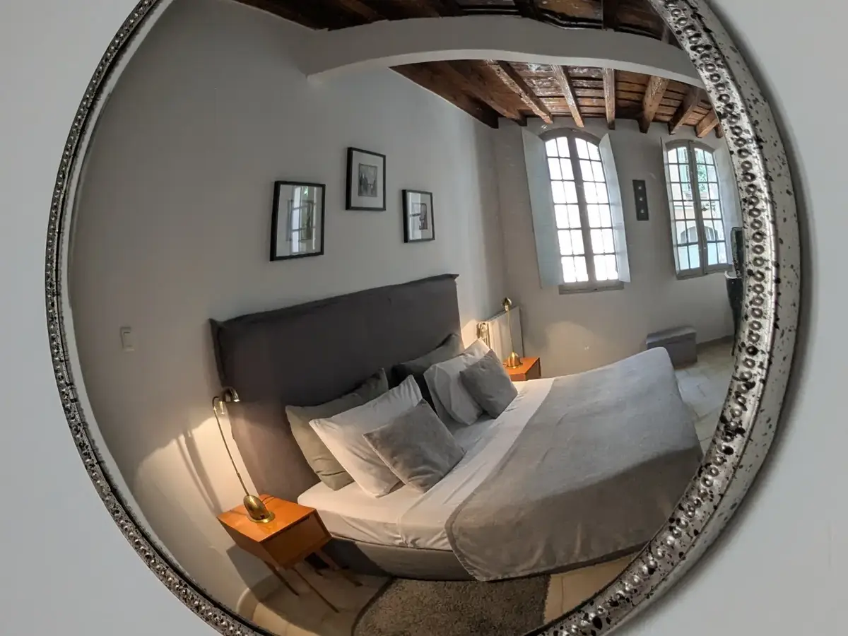 Suite Trinitario de La Banasterie, maison d'hôtes à Avignon